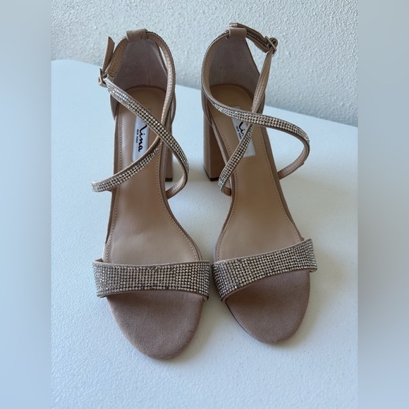 Nina Henesi Tan Rhinestone Almond Toe Size 9 Block heel - Picture 1 of 9